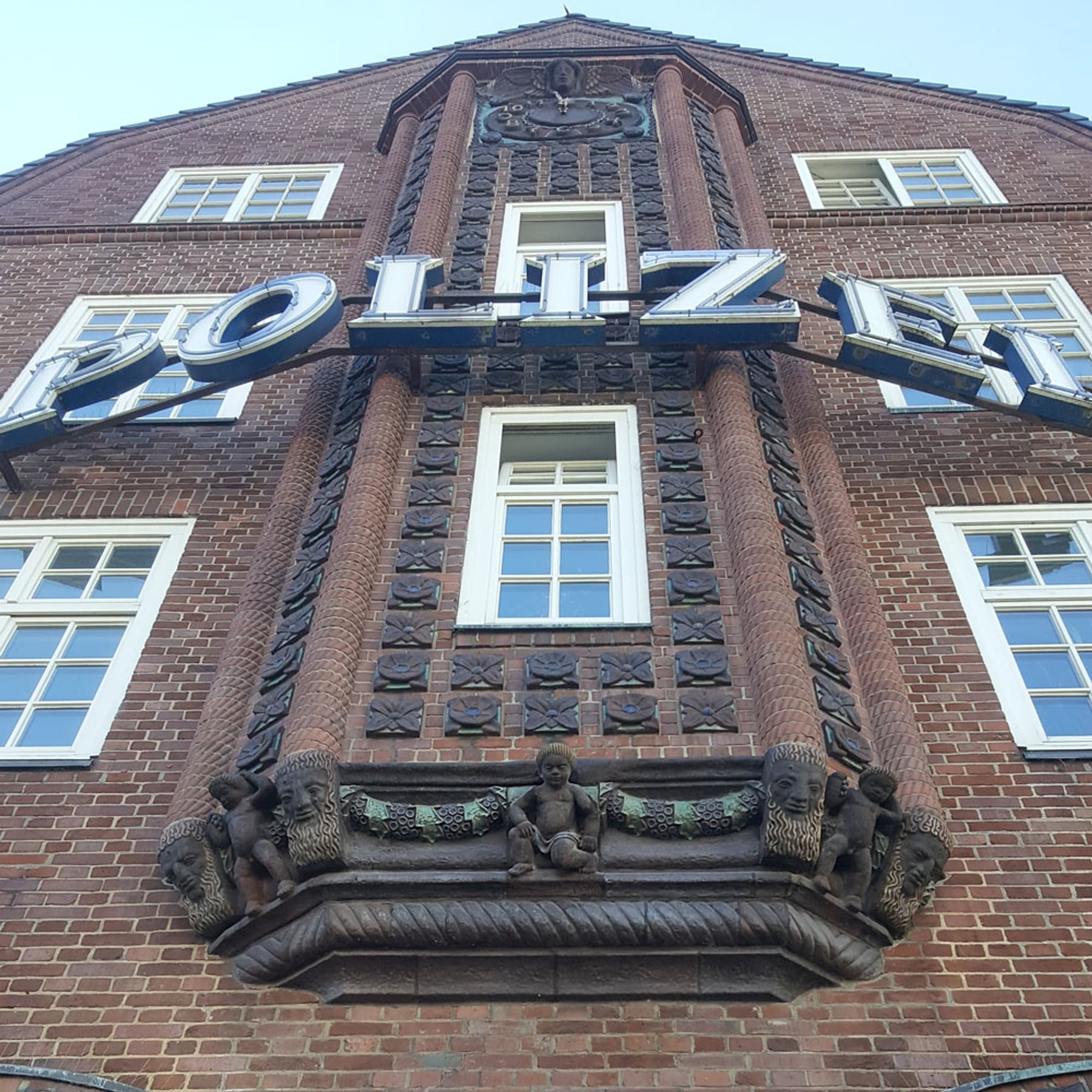 Stuckarbeiten an der Davidwache Hamburg